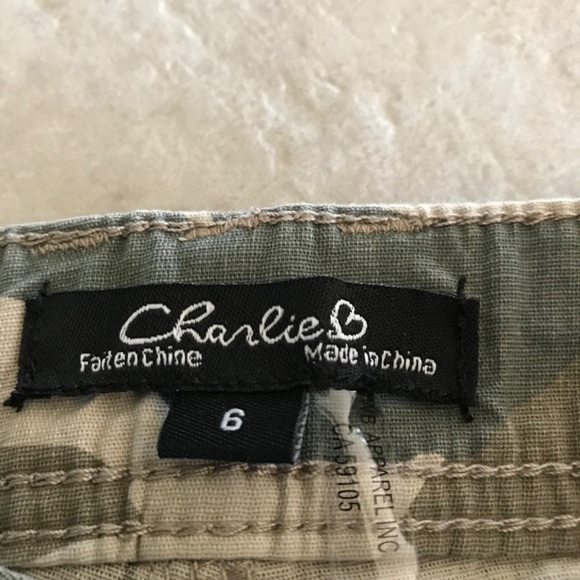 Charlie B camouflage stretch pants NWOT - Picture 3 of 6